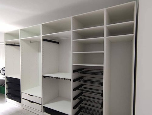 Fabrica e instalación de muebles para dormitorio de lujo a medida en España